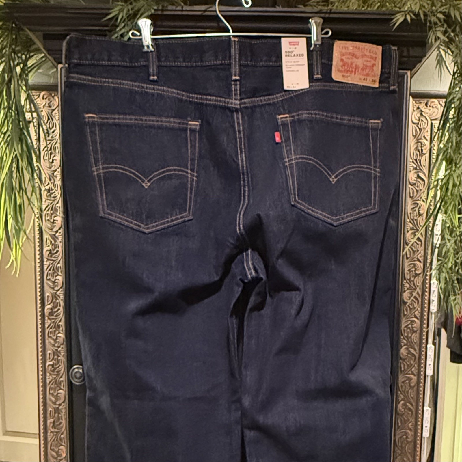 Levi\'s 550 Men\'s Relaxed Fit 42x34 Dark Wash Denim Tapered 5-Pocket Jeans 