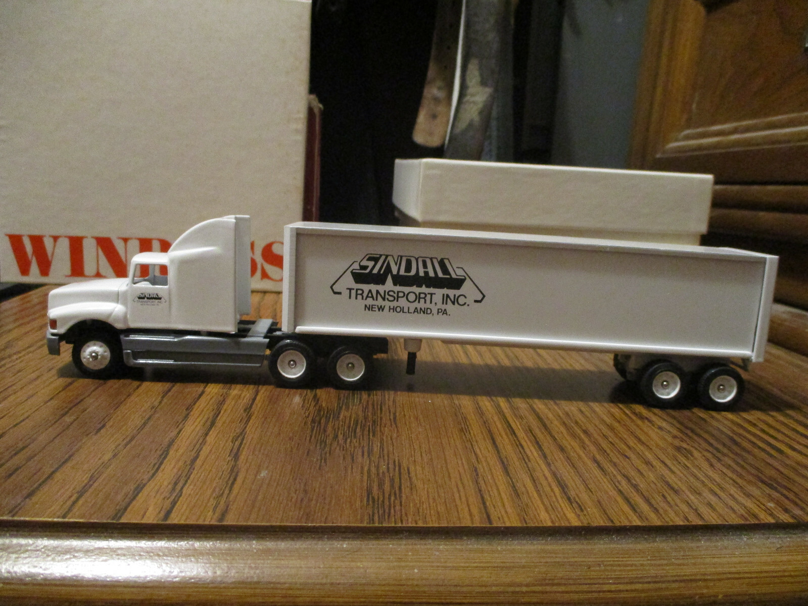 WINROSS TRUCK MIB SINDALL 53\' VAN TRAILER