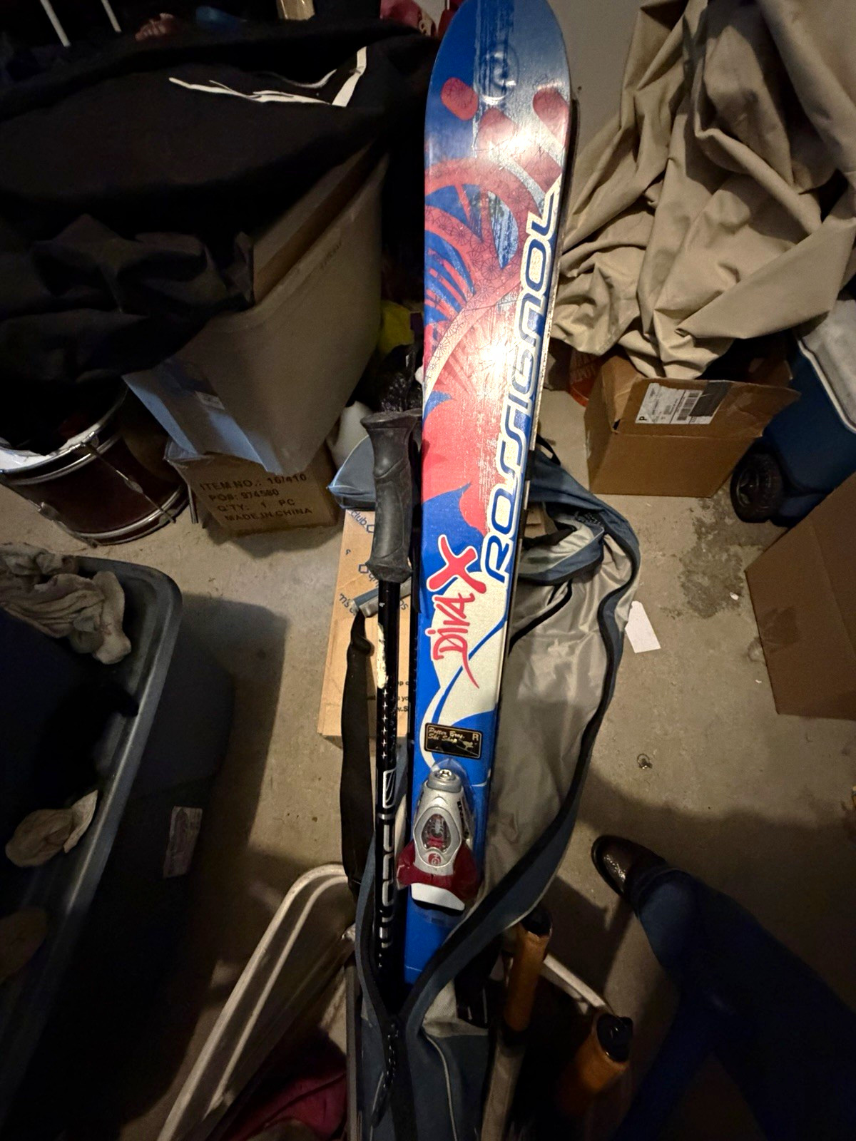 Rossignol Divax snow skis, poles & carrying case Rossignol Divax snow skis, poles & carrying case