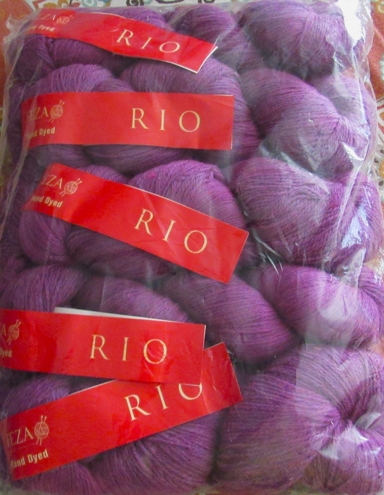 5 HANKS (540 yd ea) FEZA RIO 67% Wool 32% Cashmere Luxury Yarn #14 PLUM Gradient 5 HANKS (540 yd ea) FEZA RIO 67% Wool 32% Cashmere Luxury Yarn #14 PLUM Gradient
