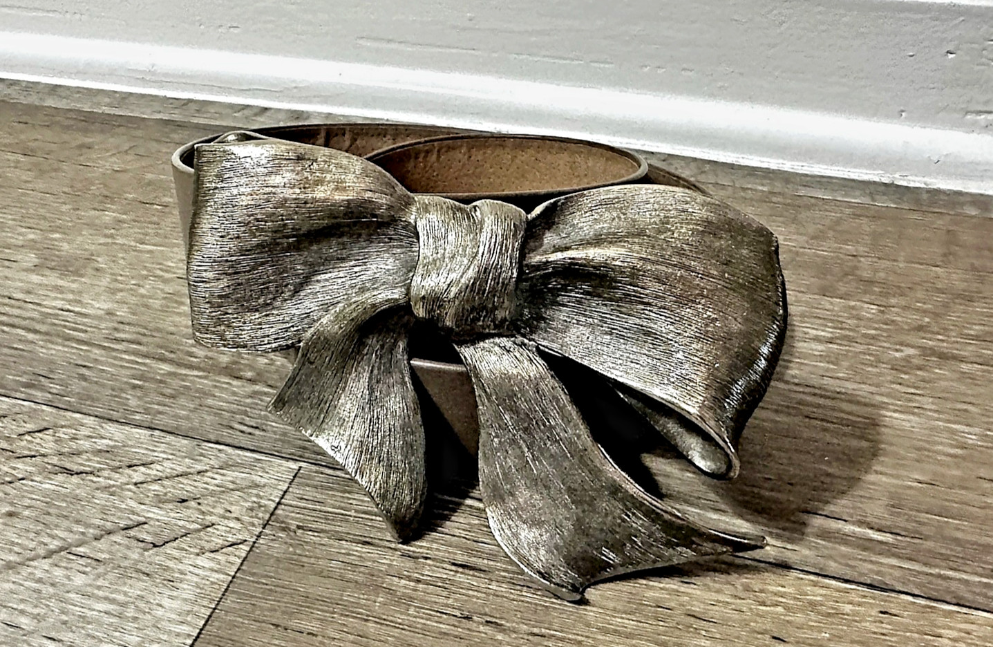 Vintage 1985 Christopher Ross White Silver Bow Belt Buckle WITH ORIGINAL BELT