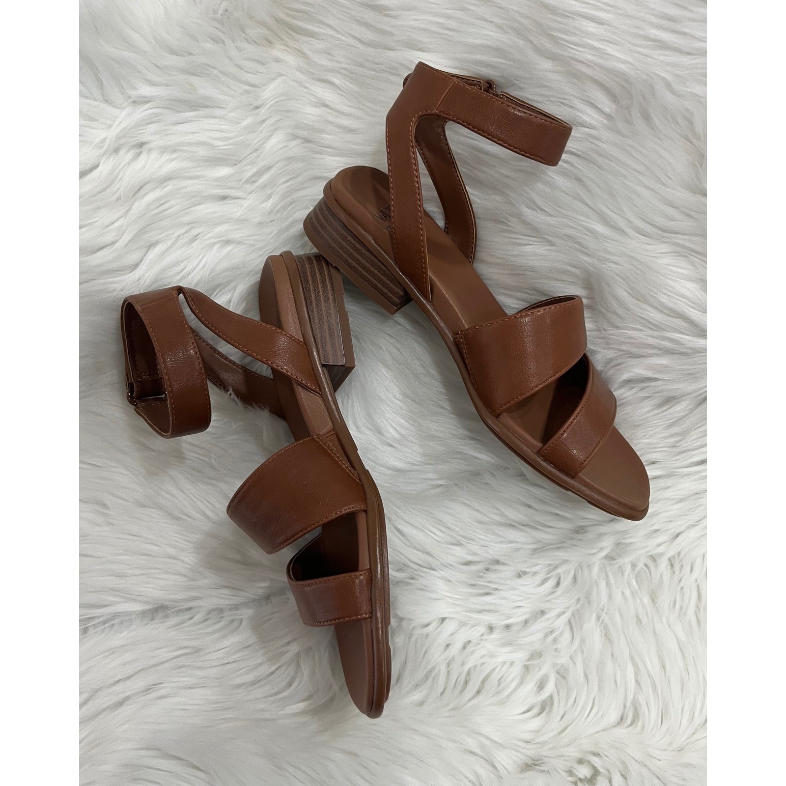 Naturalizer Effie Women\'s Sandals Size 9 English Tea Brown Low Block Heel