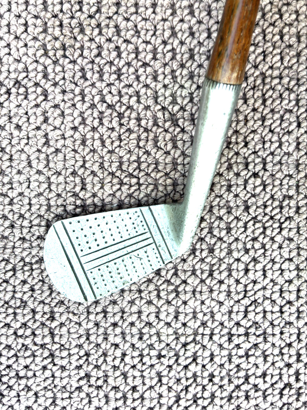 MACGREGOR, MASHIE, FANCY FACE, Hickory Golf  Club............33 % OFF BOOK VALUE