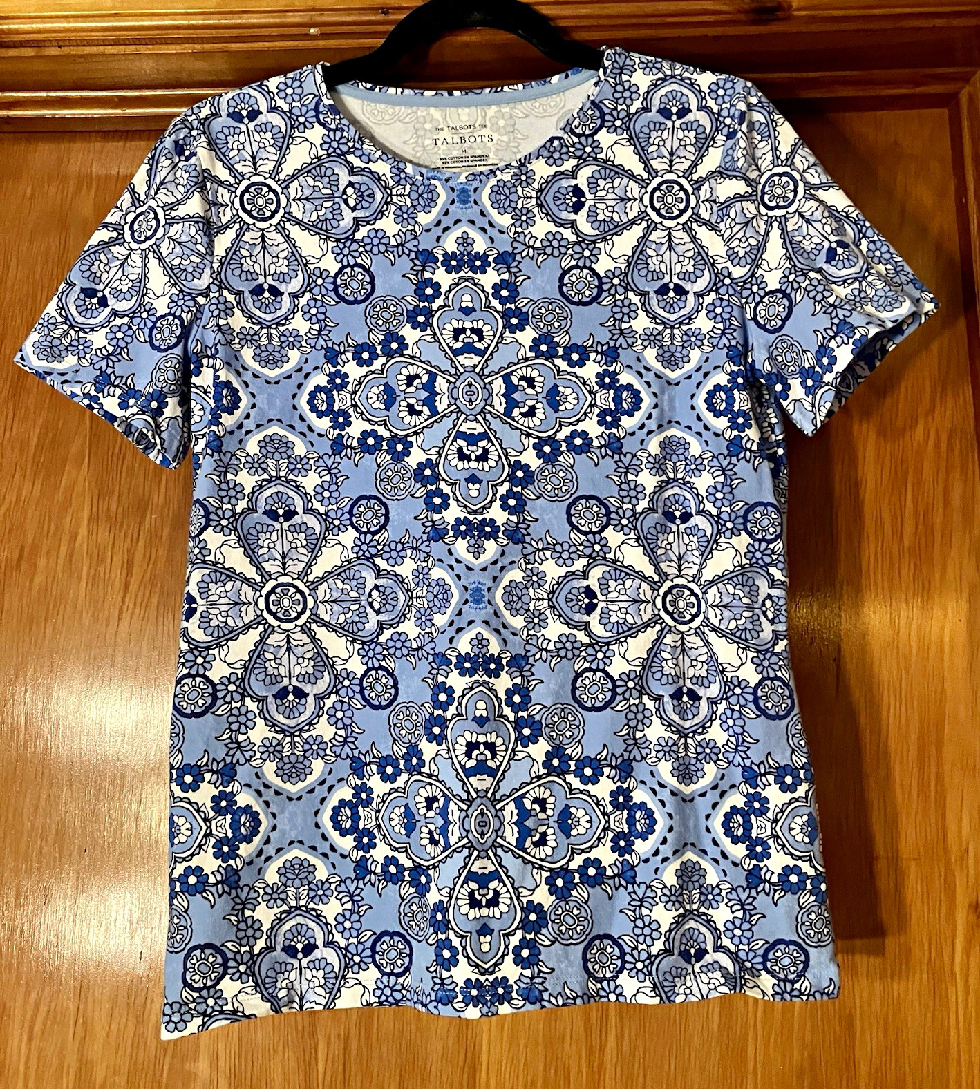 Talbots Tee Womens M Blue White Floral Round Neck Short Sleeve Knit Stretch