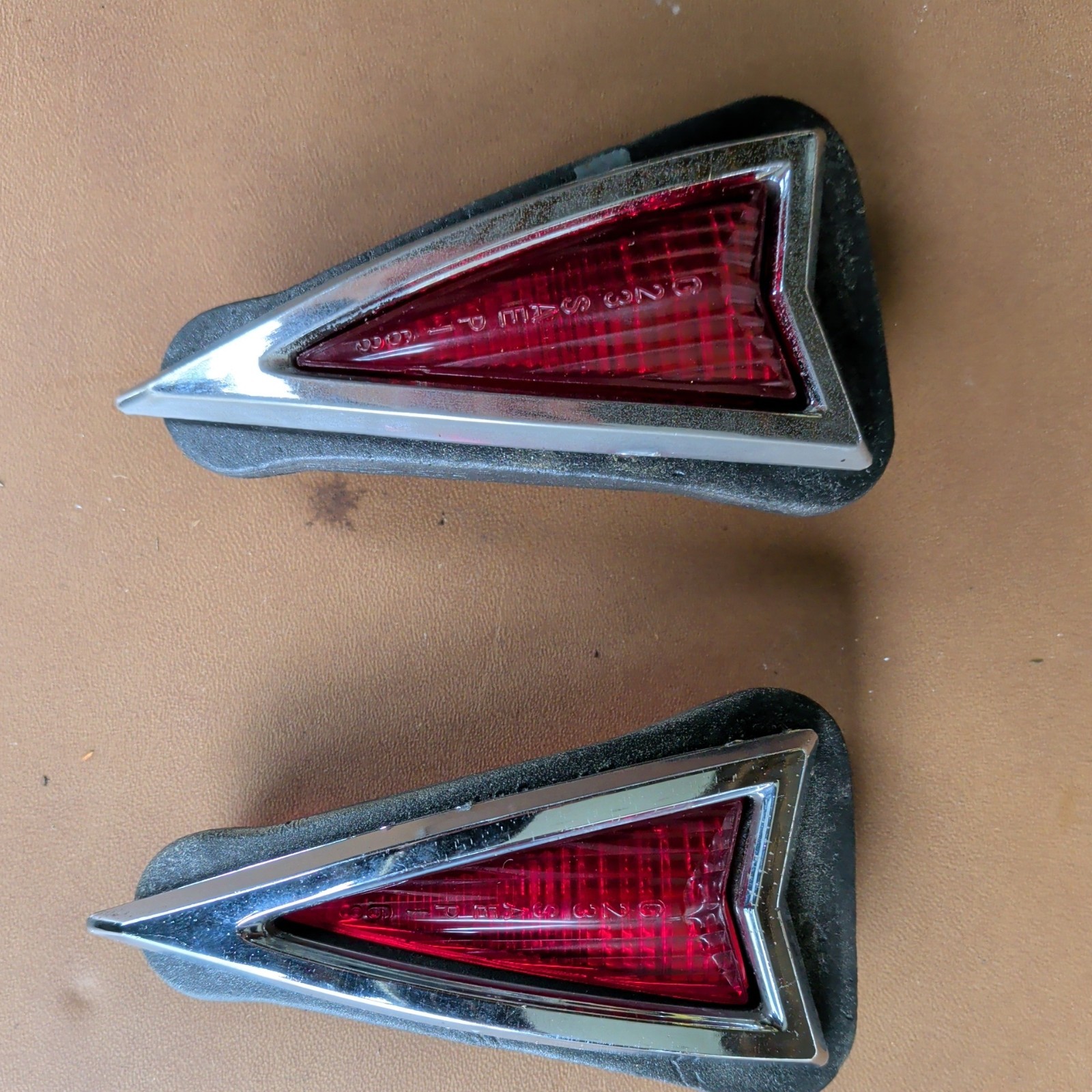 1968 1969 PONTIAC LEMANS TEMPEST GTO REAR SIDE MARKER LIGHT LIGHTS SPEAR PAIR OE