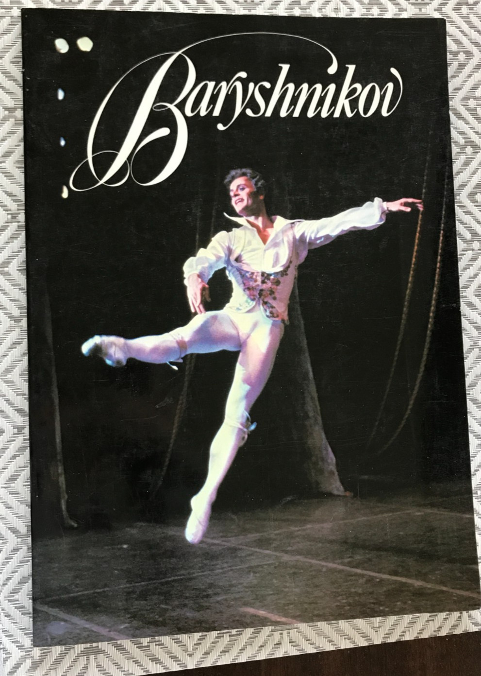 Baryshnikov In Color LARGE SOFTCOVER BOOK Fantastic Photos 1980 Baryshnikov In Color LARGE SOFTCOVER BOOK Fantastic Photos 1980