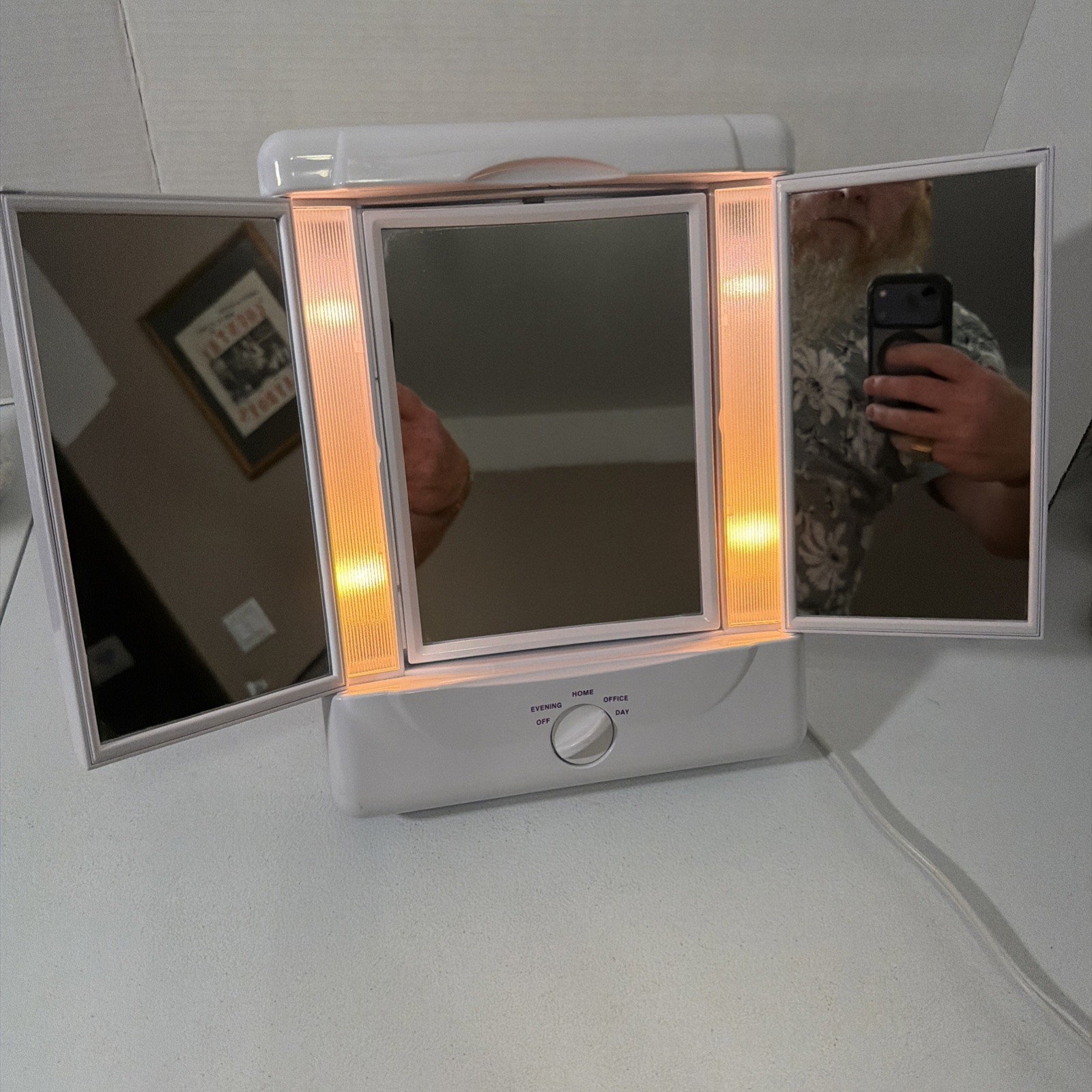 VTG Conair Lighted Makeup Mirror Model TM8LX Adjustable light & Stand Dual Sided