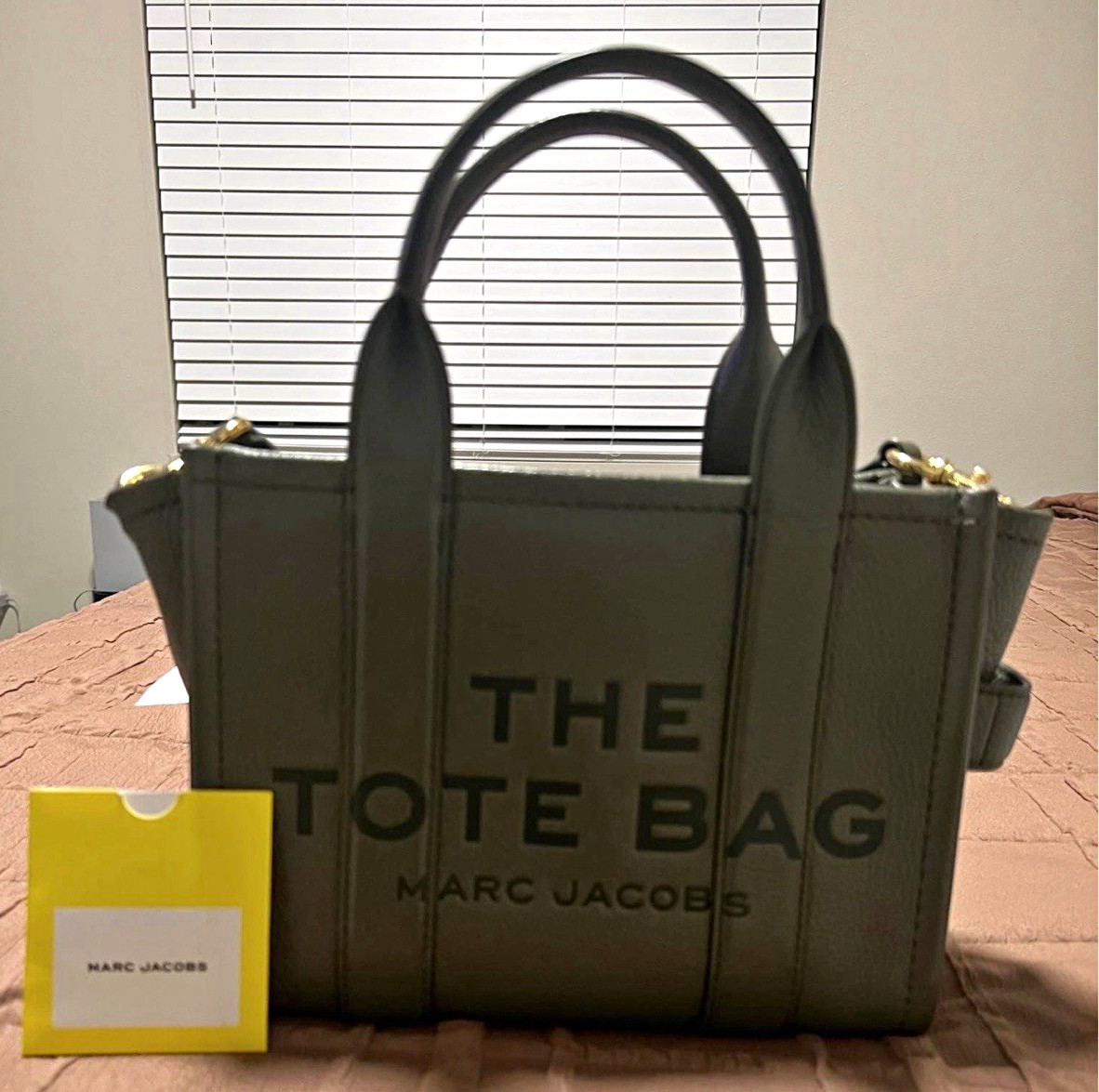 Marc Jacobs The Tote Bag Small Green Zip Top Tote w/ Detachable Strap Marc Jacobs The Tote Bag Small Green Zip Top Tote w/ Detachable Strap