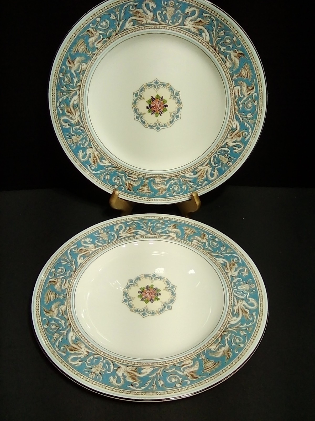Wedgwood Florentine Turquoise 2 Dinner plates 10 1/2\ Wedgwood Florentine Turquoise 2 Dinner plates 10 1/2\