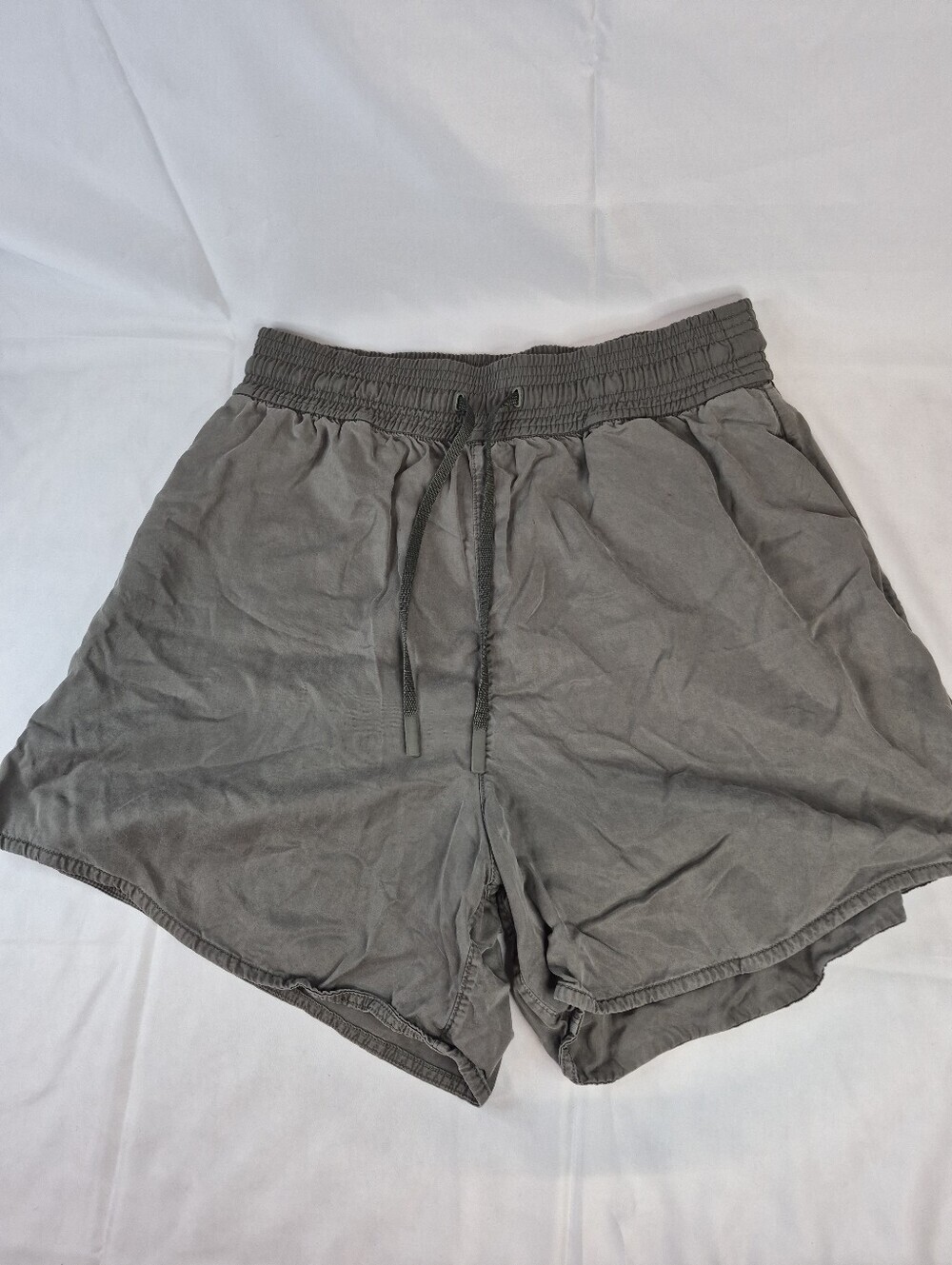 Lululemon Hotty Hot Shorts Gray Size 8 Women\'s Lined Running Athletic Lululemon Hotty Hot Shorts Gray Size 8 Women\'s Lined Running Athletic