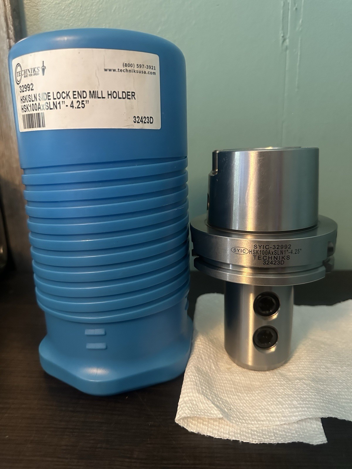 Techniks 32992 HSK100A 1” Side Lock End Mill Holder 4.25” Projection NEW Techniks 32992 HSK100A 1” Side Lock End Mill Holder 4.25” Projection NEW