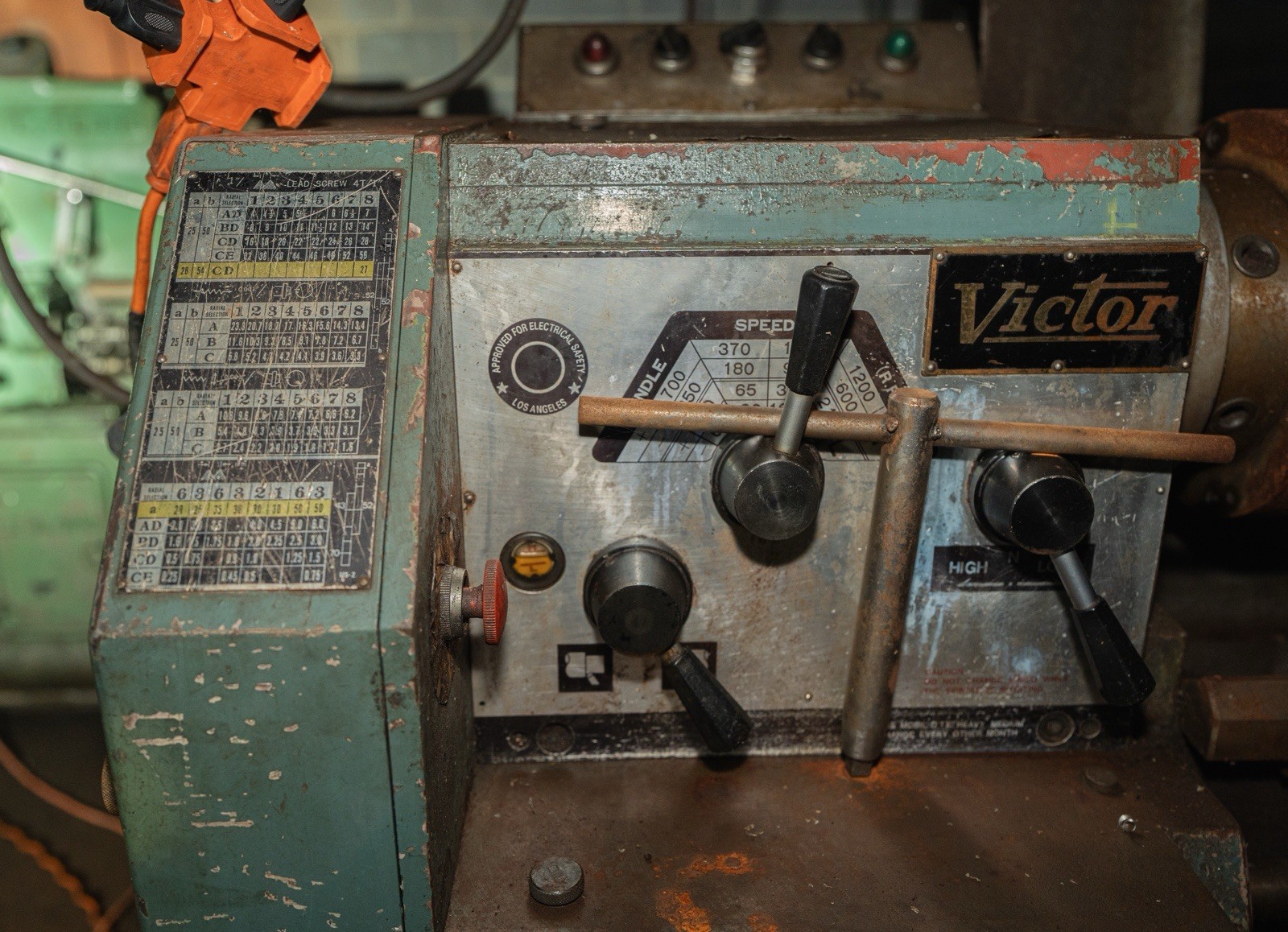 Victor Manual Electric Metal Lathe Metalworking Lathe Machine for Metal