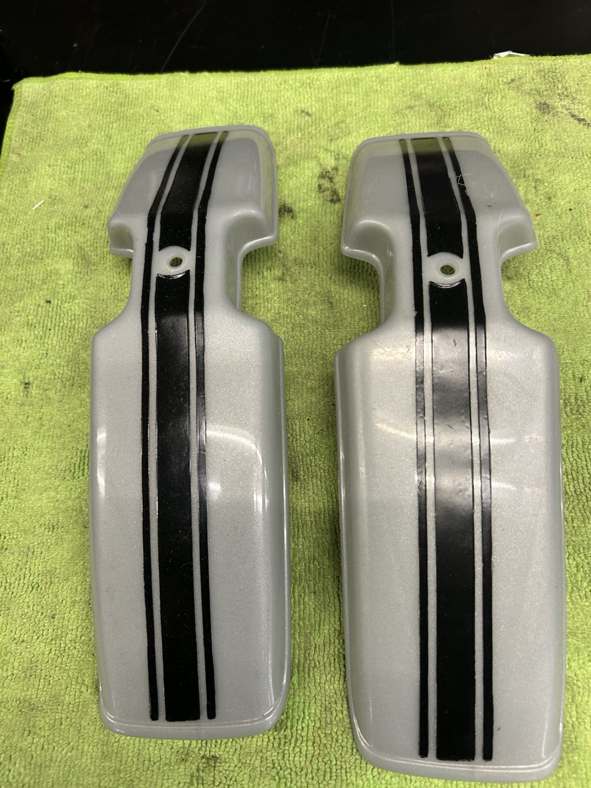 VINTAGE NOS 1970’s BMX MUSCLE BIKE MOTORCROSS FENDERS 12 X 3 VINTAGE NOS 1970’s BMX MUSCLE BIKE MOTORCROSS FENDERS 12 X 3