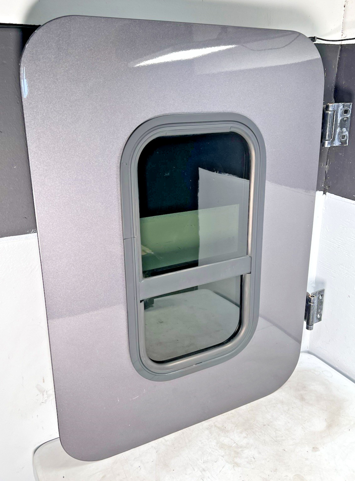 2020 Freightliner Sleeper Door Window Access Vent (A18-64129-000) *3162*