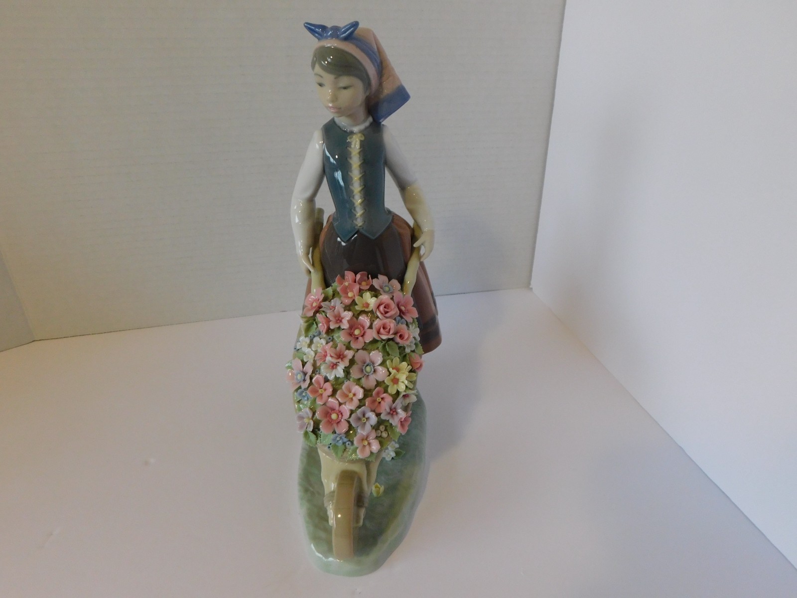 STUNNING LLADRO SPAIN FIGURE #01419 BARROW OF BLOSSOMS - CART WITH FLOWERS - NIB