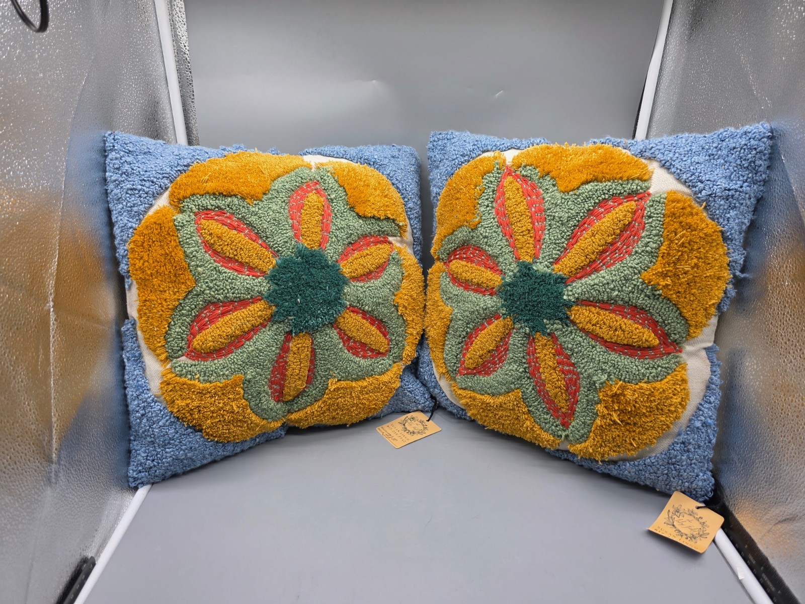 Creative Co Op Hooked Rug Pillow Sun Flower   16\