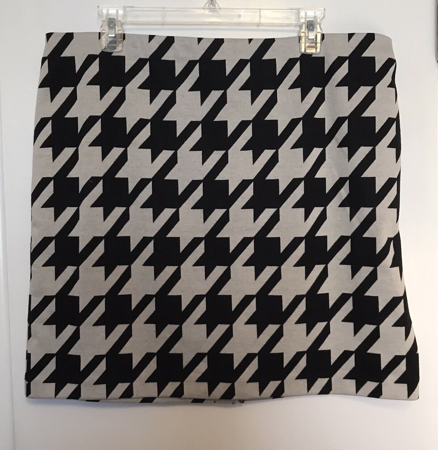 Worthington Modern Knit Straight Skirt Size XL Black Houndstooth NWOT Worthington Modern Knit Straight Skirt Size XL Black Houndstooth NWOT