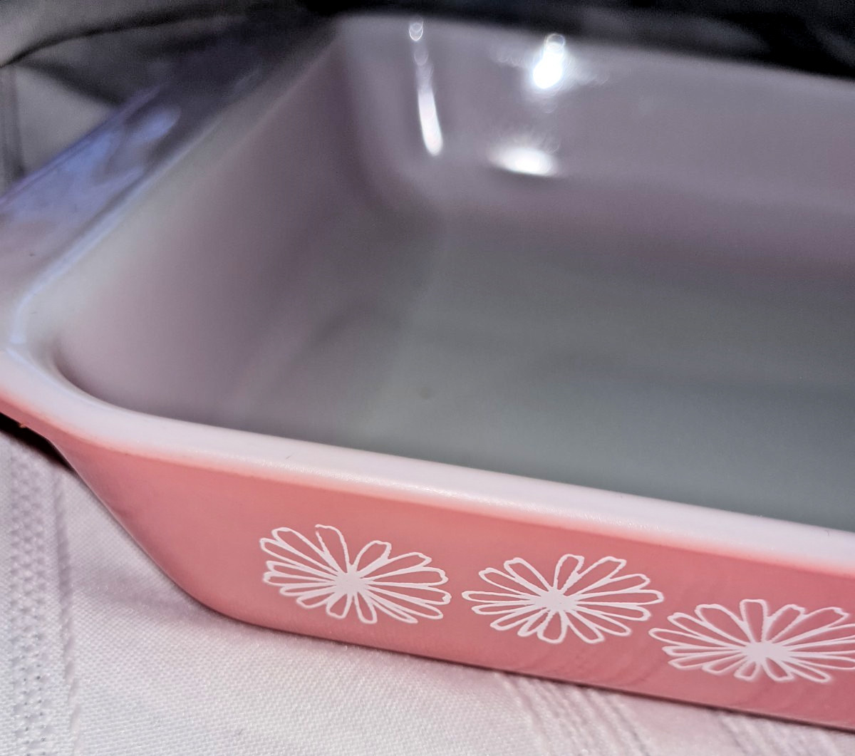 Pyrex Vintage Pink Daisy 548-B Casserole Dish 1-1/4 Qt Space Saver Baker Flowers