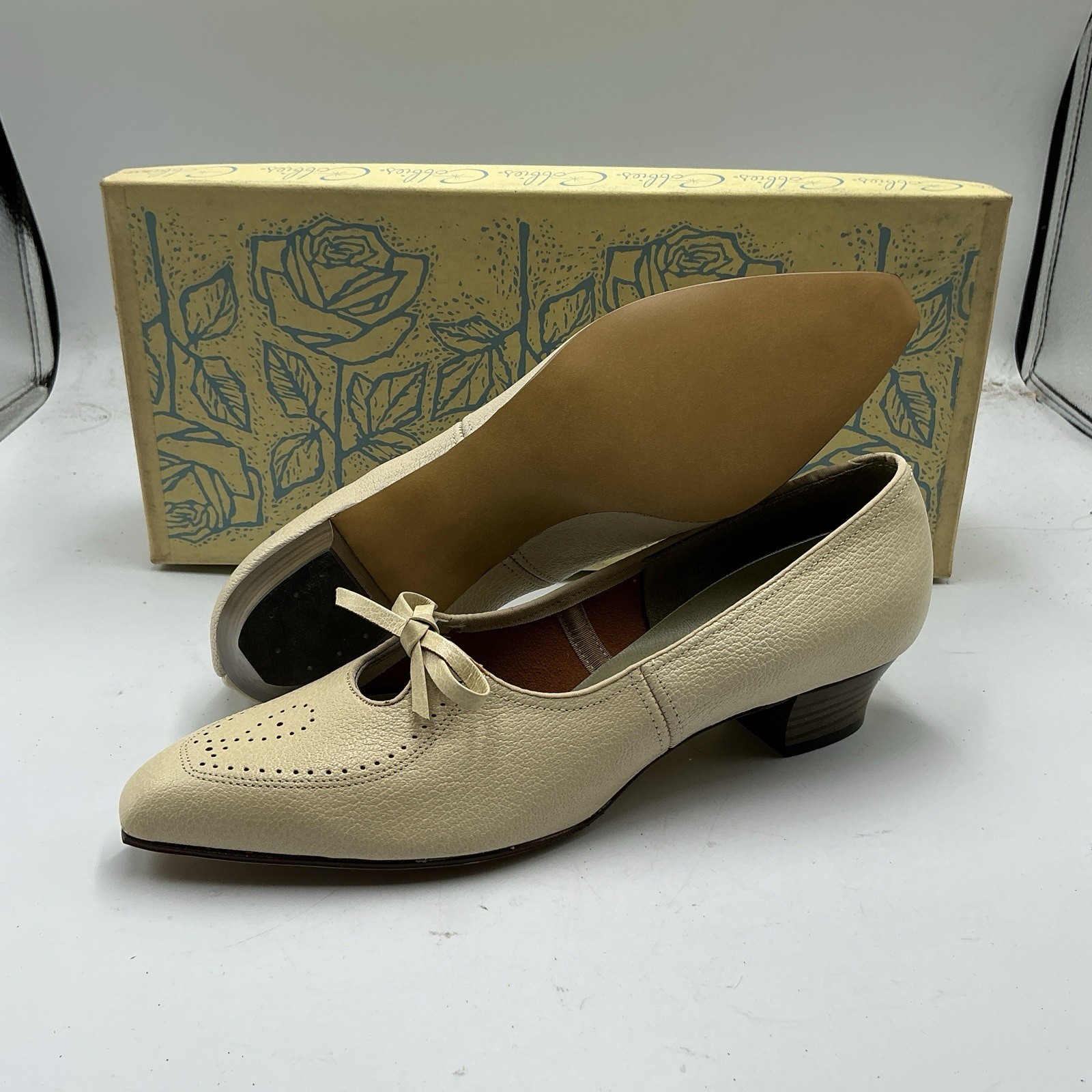 Cobbies Rush Hour Vintage Cream Leather Mary Jane Bow Pumps Sz 6 AA NOS Box #C41