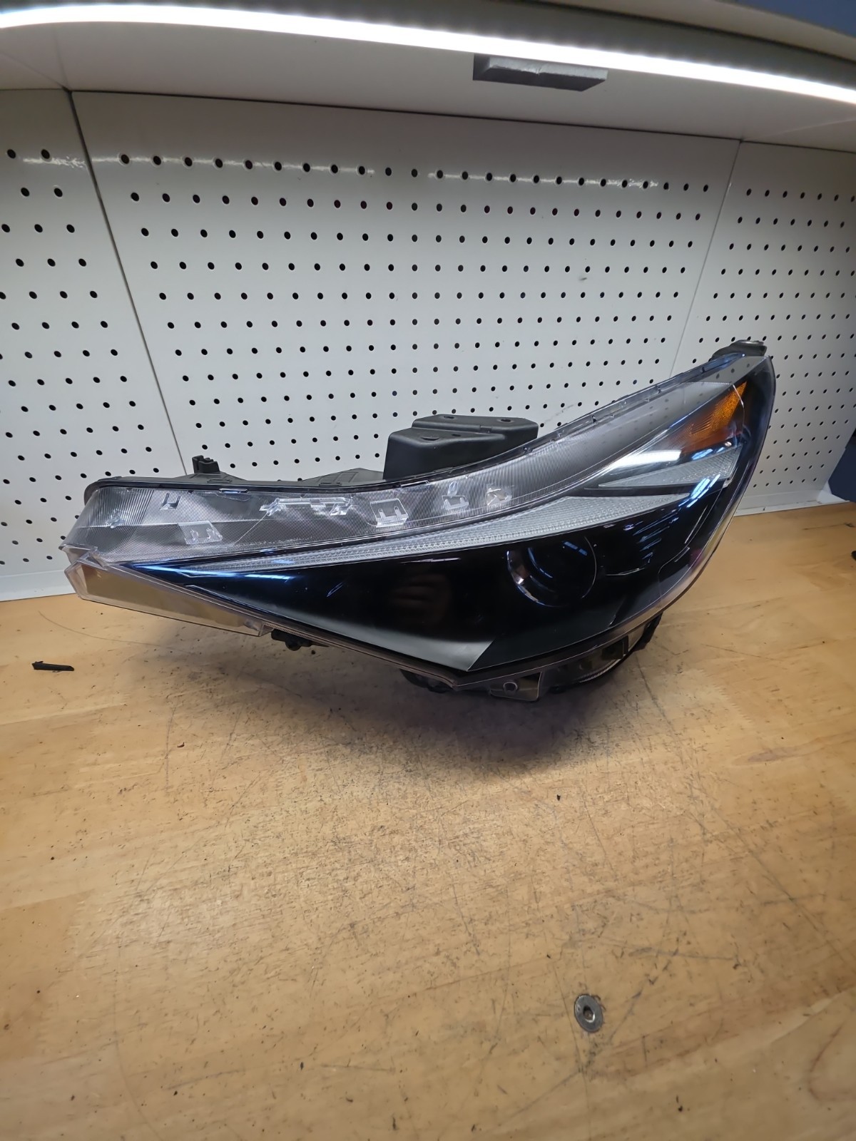 2021 - 2023 Hyundai Elantra Korea Driver Left Halogen w/ LED Headlight OEM 324E