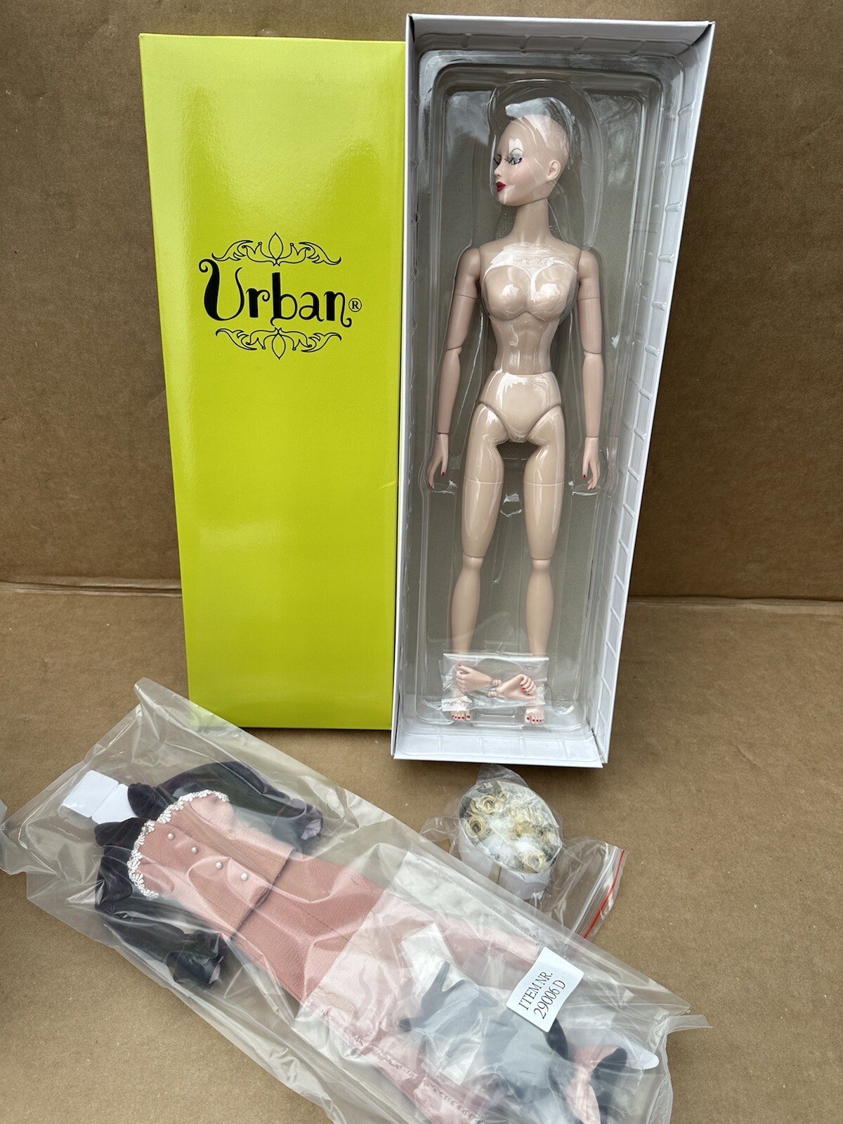 Horsman Urban Vintage Vita Lunch with Elaine Doll 16\