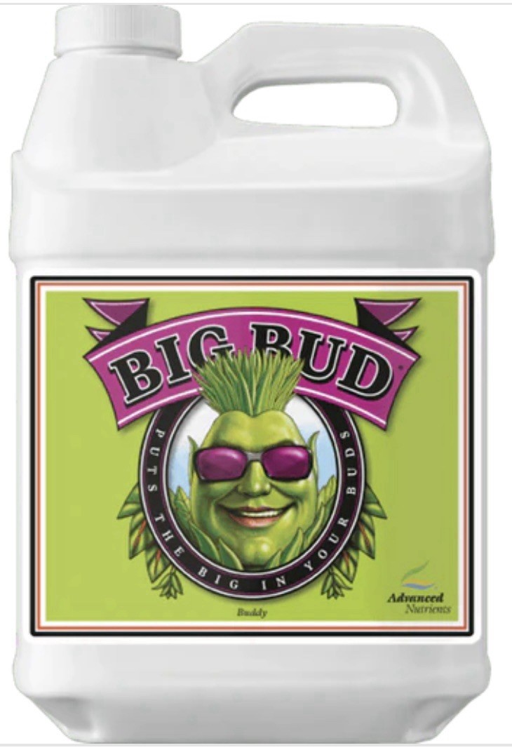 Advanced Nutrients | 250 mL of Big Bud Bloom Booster for heavier yield and size