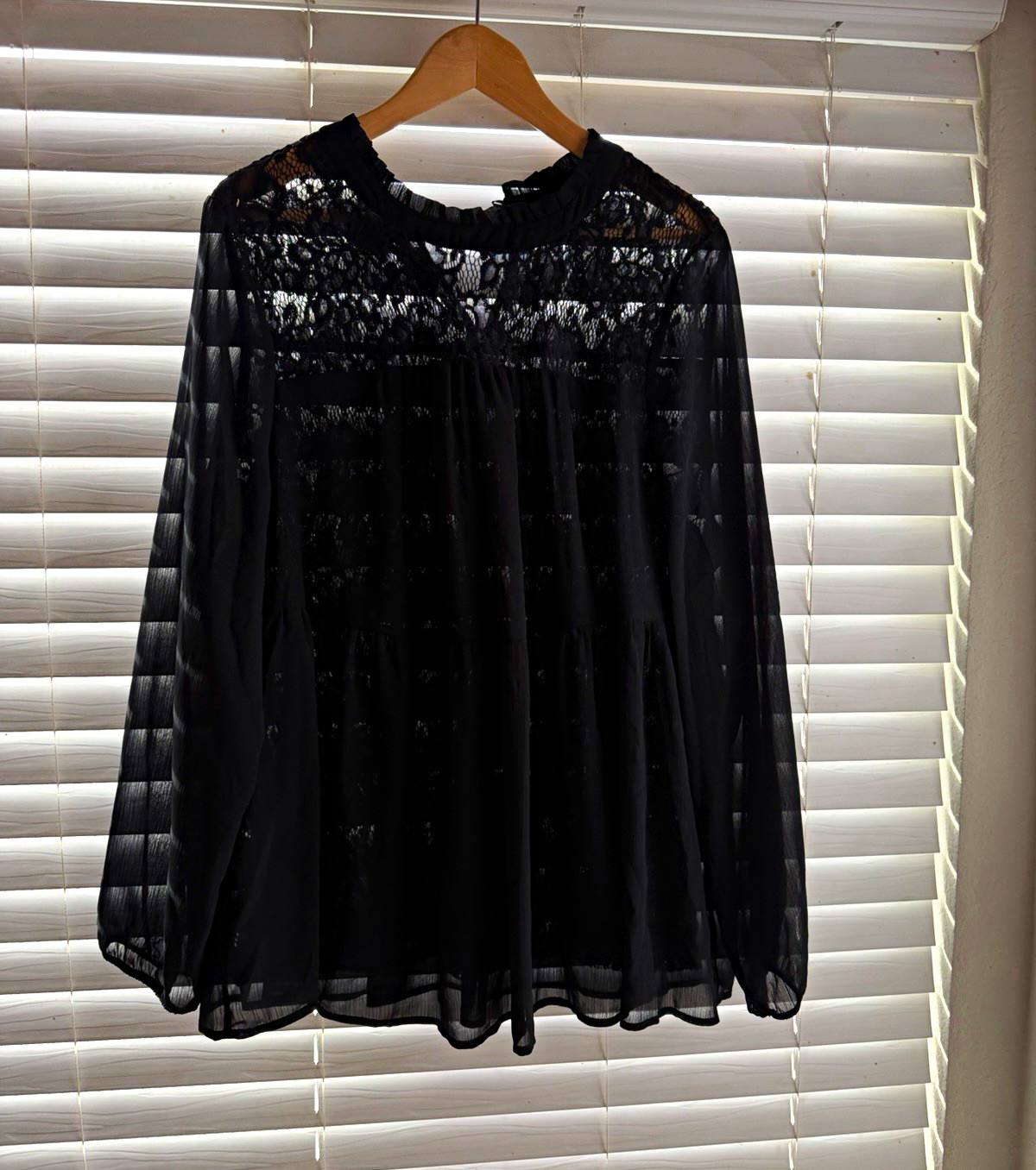 Torrid Women\'s Plus Size 2 Black Sheer Lace Ruffle Long Sleeve Blouse Torrid Women\'s Plus Size 2 Black Sheer Lace Ruffle Long Sleeve Blouse