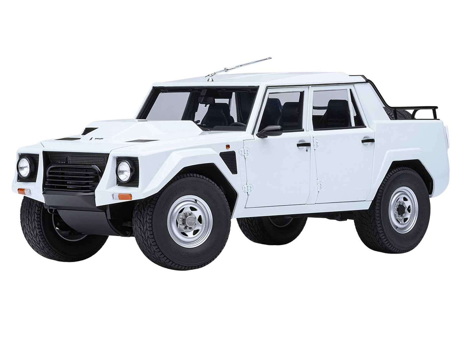 LAMBORGHINI LM002 BIANCO POLO PARK WHITE 1/18 MODEL CAR BY AUTOART 74549 LAMBORGHINI LM002 BIANCO POLO PARK WHITE 1/18 MODEL CAR BY AUTOART 74549