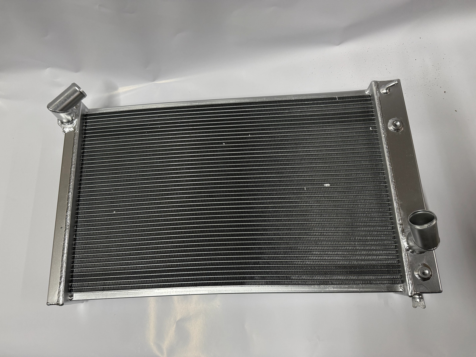 2-ROW FULL ALUMINUM RADIATOR 27.50 X 17.25 X 1.75 [COMPATIBLE WITH 69-72 CHEVY 2-ROW FULL ALUMINUM RADIATOR 27.50 X 17.25 X 1.75 [COMPATIBLE WITH 69-72 CHEVY