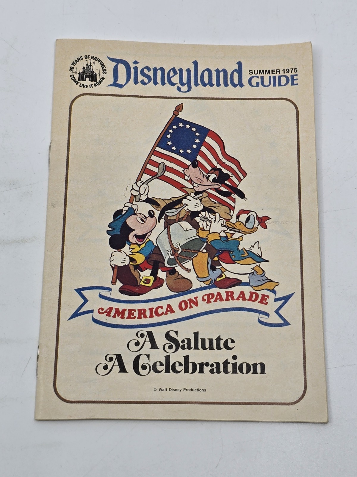 Vintage 1975 Summer Disneyland Guide Book America on Parade Salute Disney