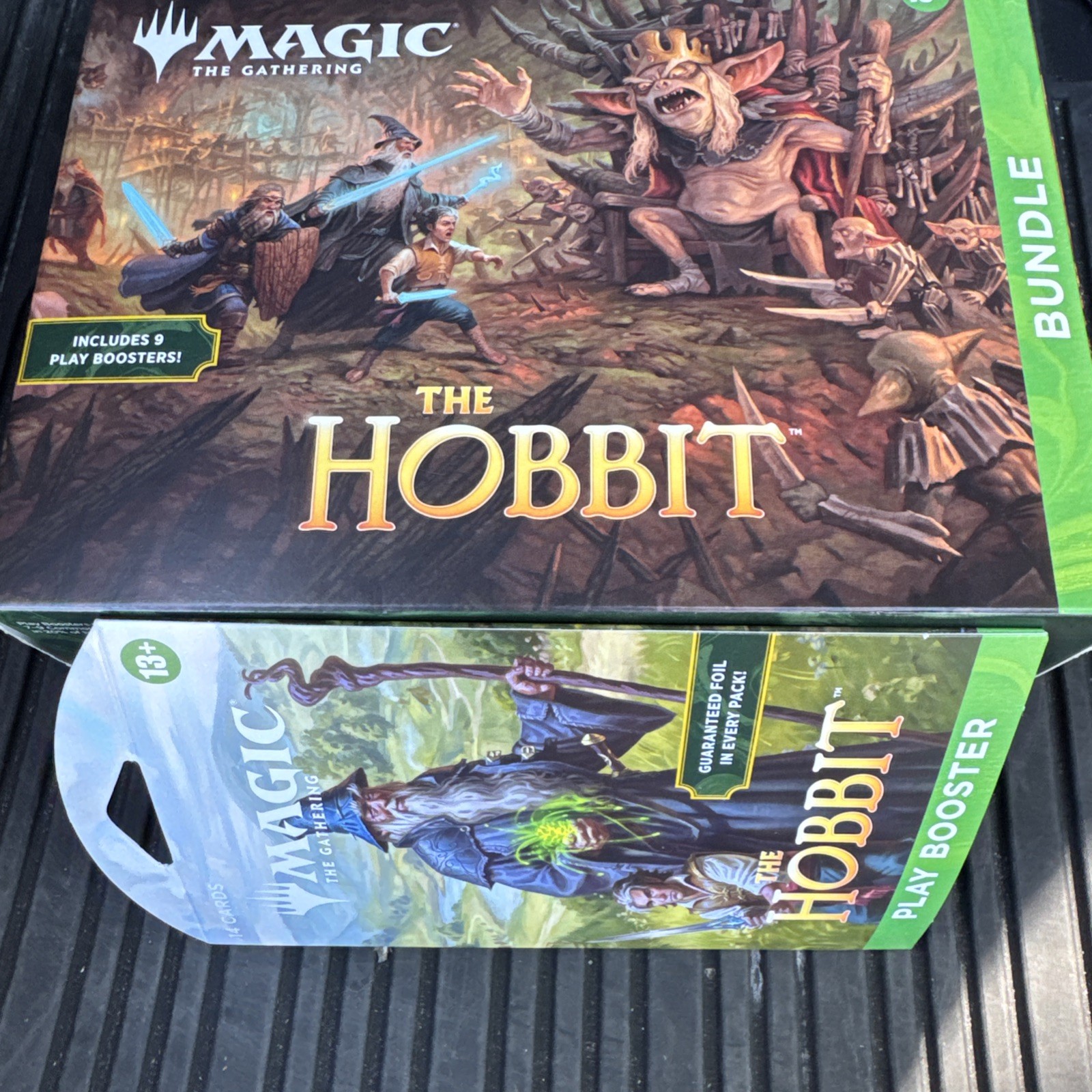 Magic: The Gathering The Hobbit Sealed Bundle-Plus Booster Sleeve 