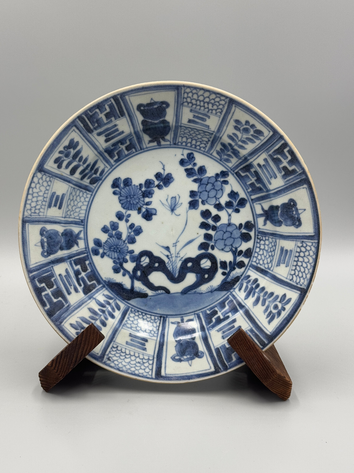Antique 17-18th C. chinese Qing Kangxi porcelain Kraakporselein plate 8 1/2\' Antique 17-18th C. chinese Qing Kangxi porcelain Kraakporselein plate 8 1/2\'