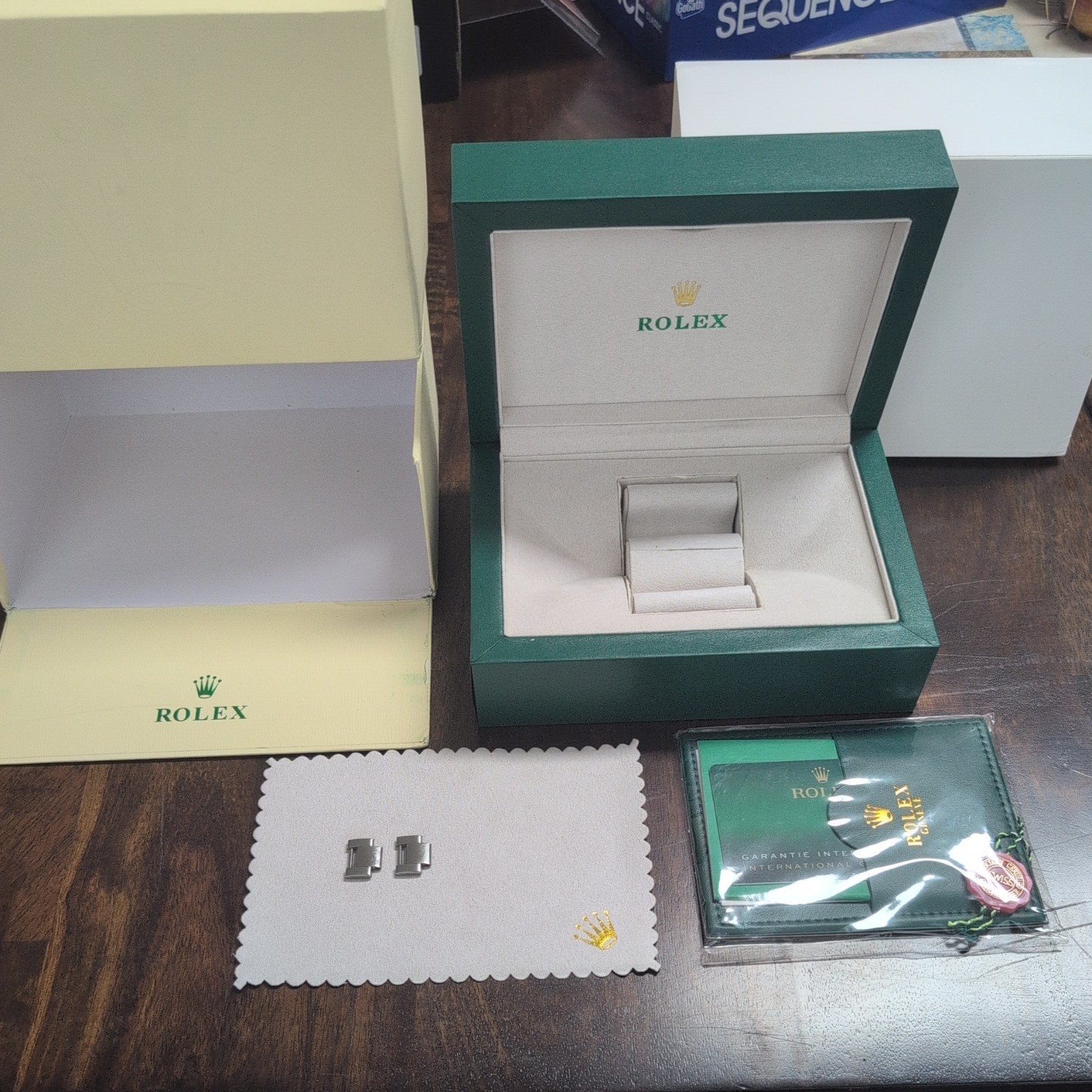 Original Rolex Green Box Mint w/ 2 OEM Links Cards Manual 39139.04 OYSTER M