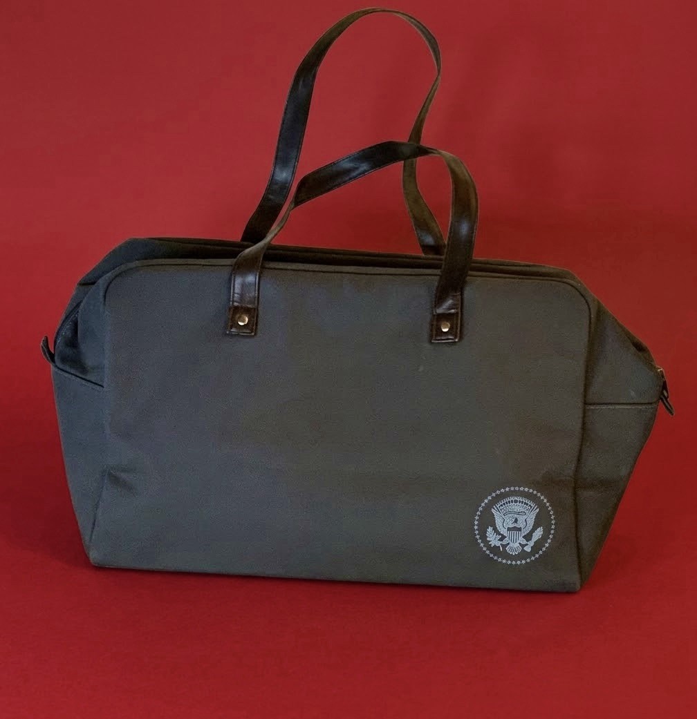 Authentic President Donald J. Trump AF1 Travel Bag Rare White House VIP Gift