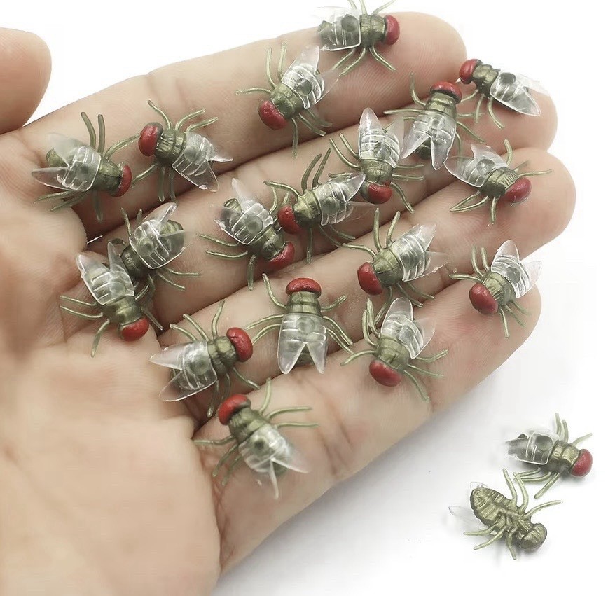 100pcs Plastic Flies Joke Novelty Toys Halloween Decorations