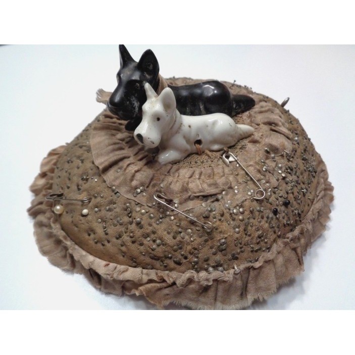 Antique Primitive Early 1900\'s SCOTTY DOG Pincushion Very Old + Cute