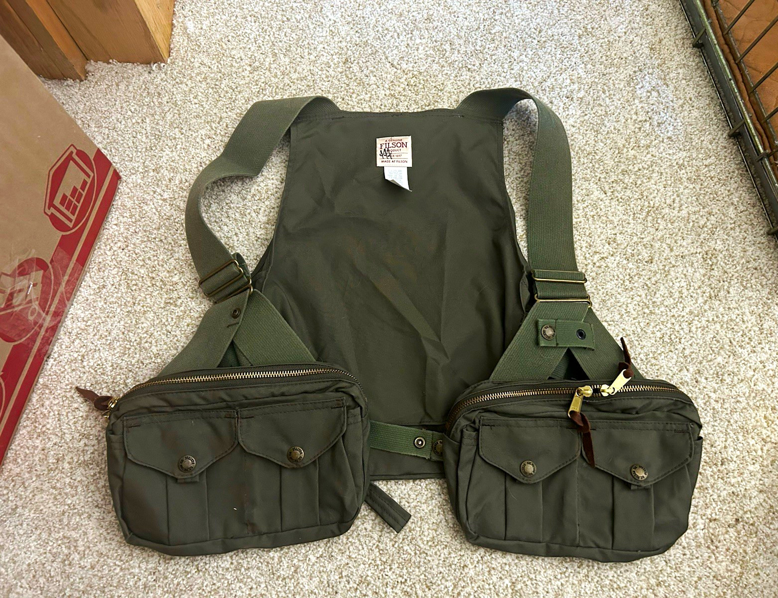 Filson Style 16003 Strap Fly Fishing Vest Green USA Made Regular Vintage