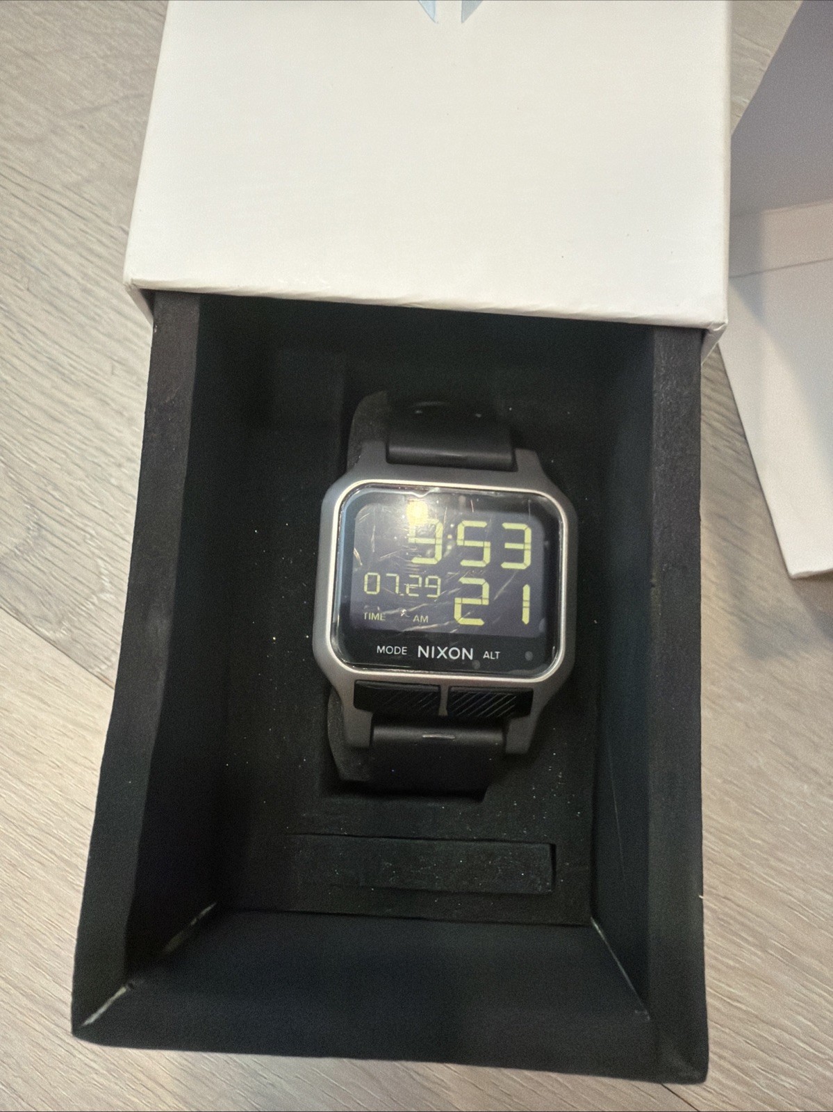 Nixon The Heat Watch Silver A1320130-00 NEW IN BOX Nixon The Heat Watch Silver A1320130-00 NEW IN BOX