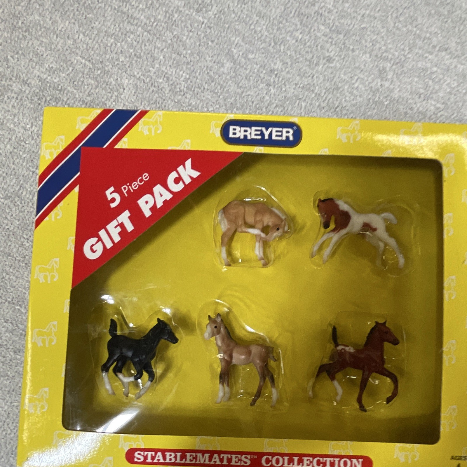 Breyer stablemates collection 5 piece gift set Breyer stablemates collection 5 piece gift set