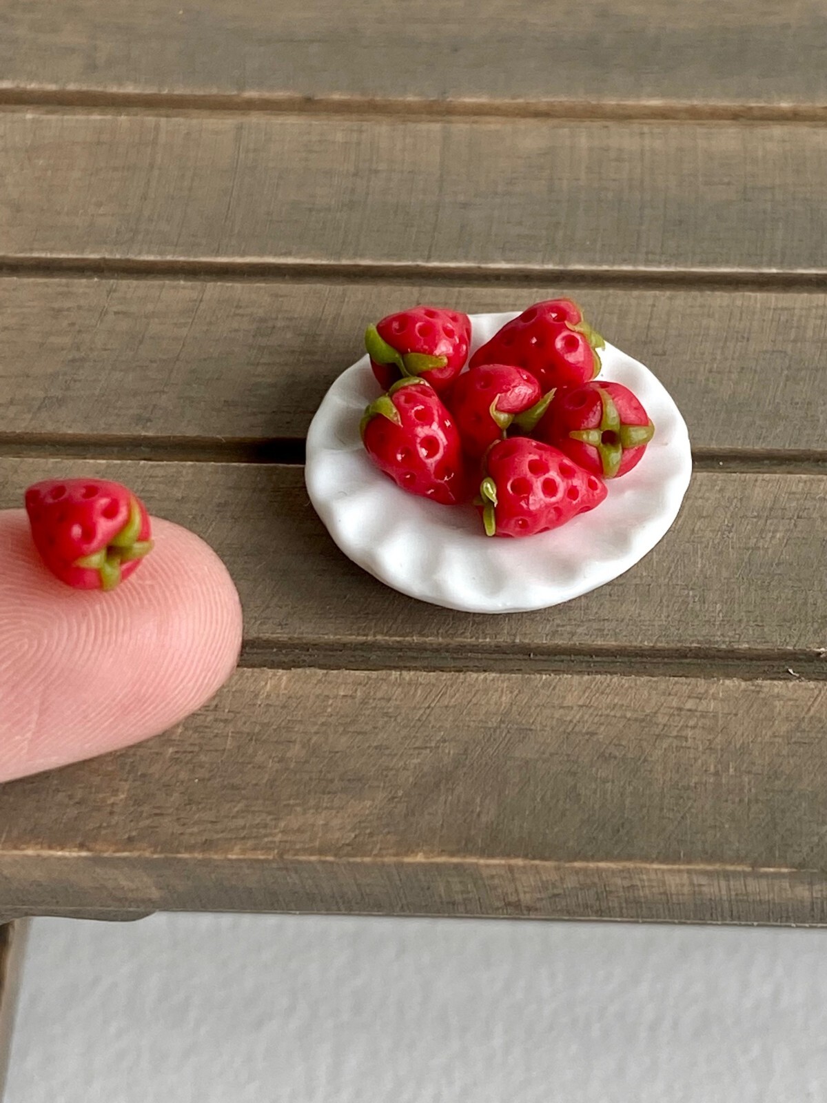 Dollhouse Miniature 1:6 1:12 handmade clay fruit strawberries chocolate plate Dollhouse Miniature 1:6 1:12 handmade clay fruit strawberries chocolate plate