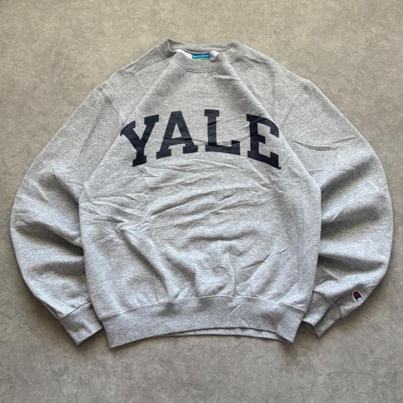 Vintage 2000s Champion Yale University Crewneck Sweatshirt Gray Mens Small Y2K Vintage 2000s Champion Yale University Crewneck Sweatshirt Gray Mens Small Y2K