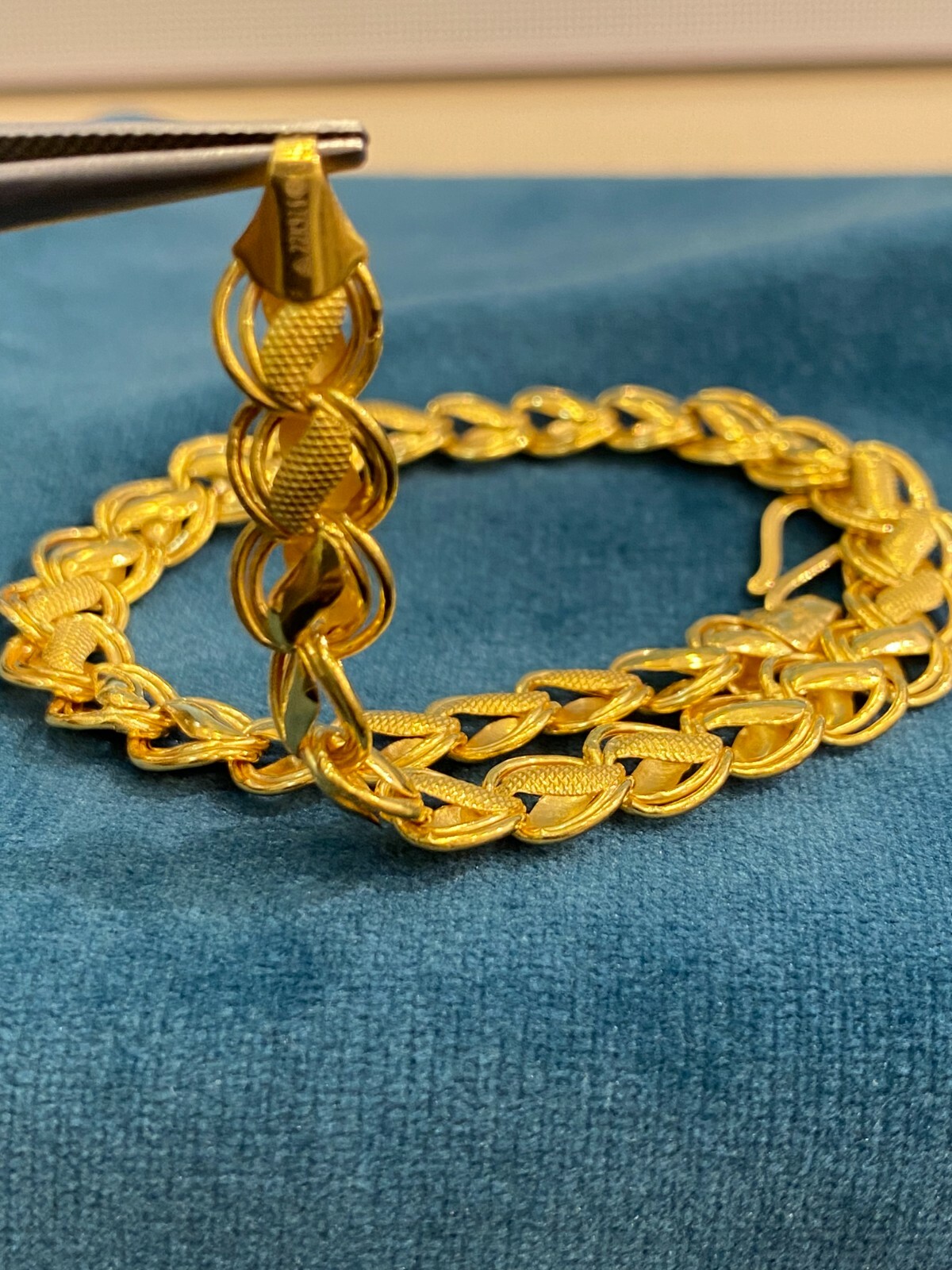 22K Certified Solid Yellow Gold Dubai Rare Design Unisex Link Bracelet - 7 Inch