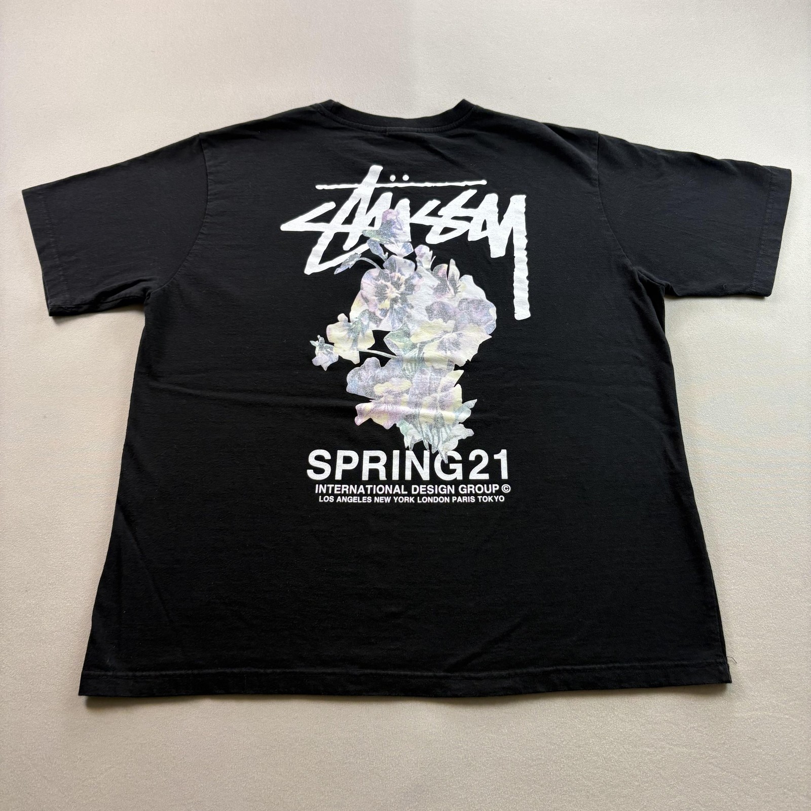 Stussy T-Shirt Mens Large Black Spring 2021 Floral Bouquet Skater Short Sleeve
