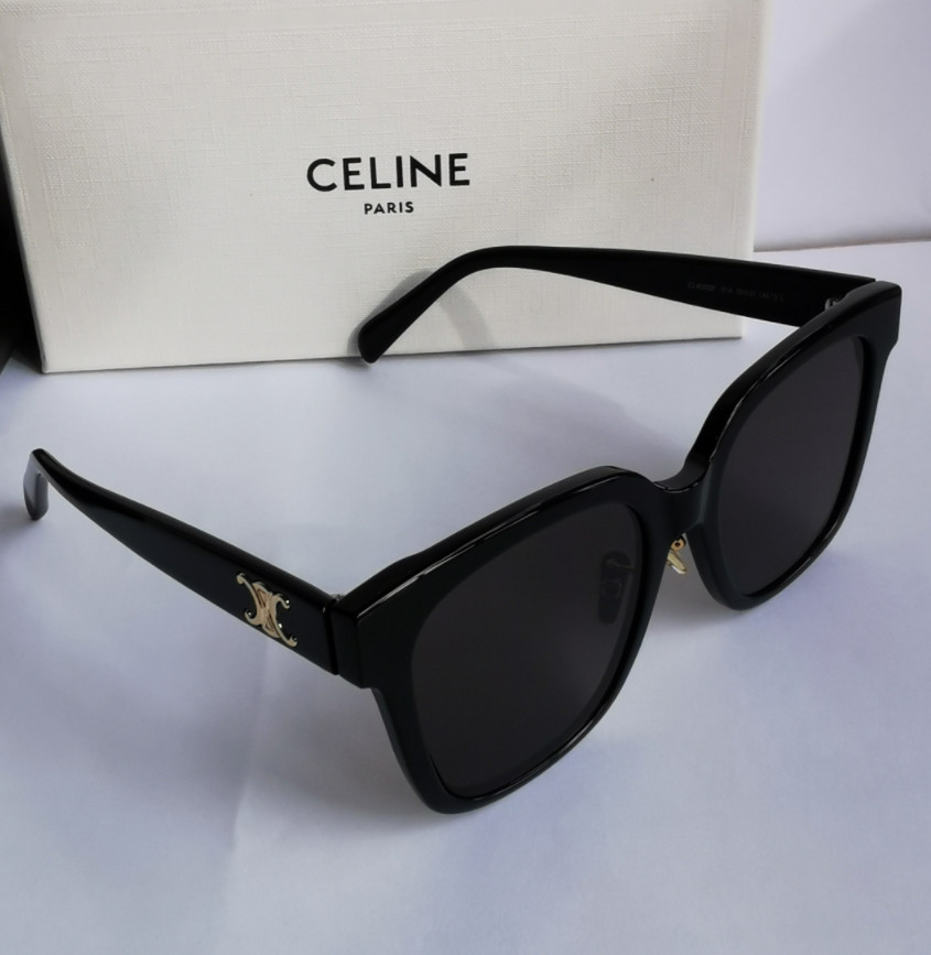 Celine CL40222F 01A Black / Grey Lens Square Oversized Sunglasses 100% UV Celine CL40222F 01A Black / Grey Lens Square Oversized Sunglasses 100% UV