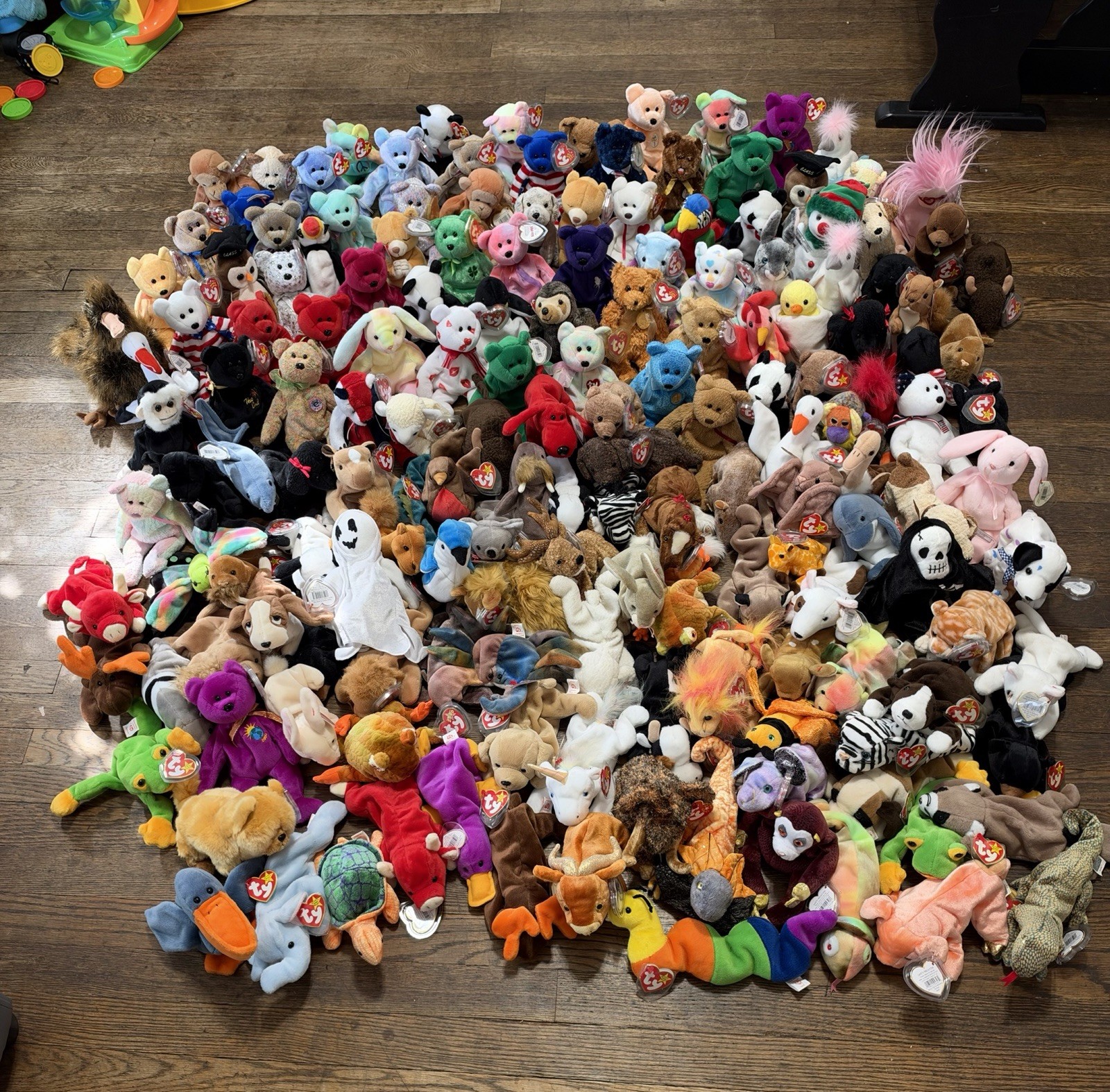 Vintage TY Beanie Baby Lot Of 167+ 1993-2001 With Tags & Protectors Retired Vintage TY Beanie Baby Lot Of 167+ 1993-2001 With Tags & Protectors Retired