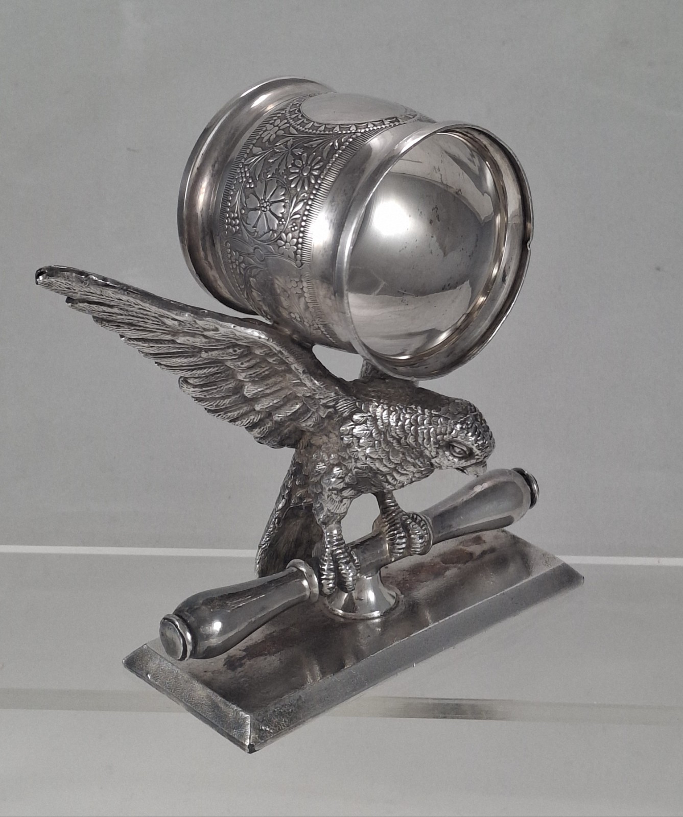 Large Antique Meriden Silver Plate Figural Eagle Napkin Ring