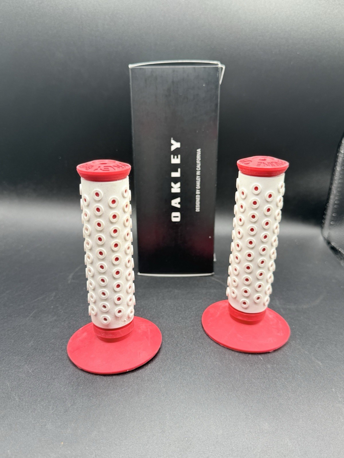  Oakley B1B BMX Bike Grips Red  White Sleeve Vintage BMX 2010 Issue