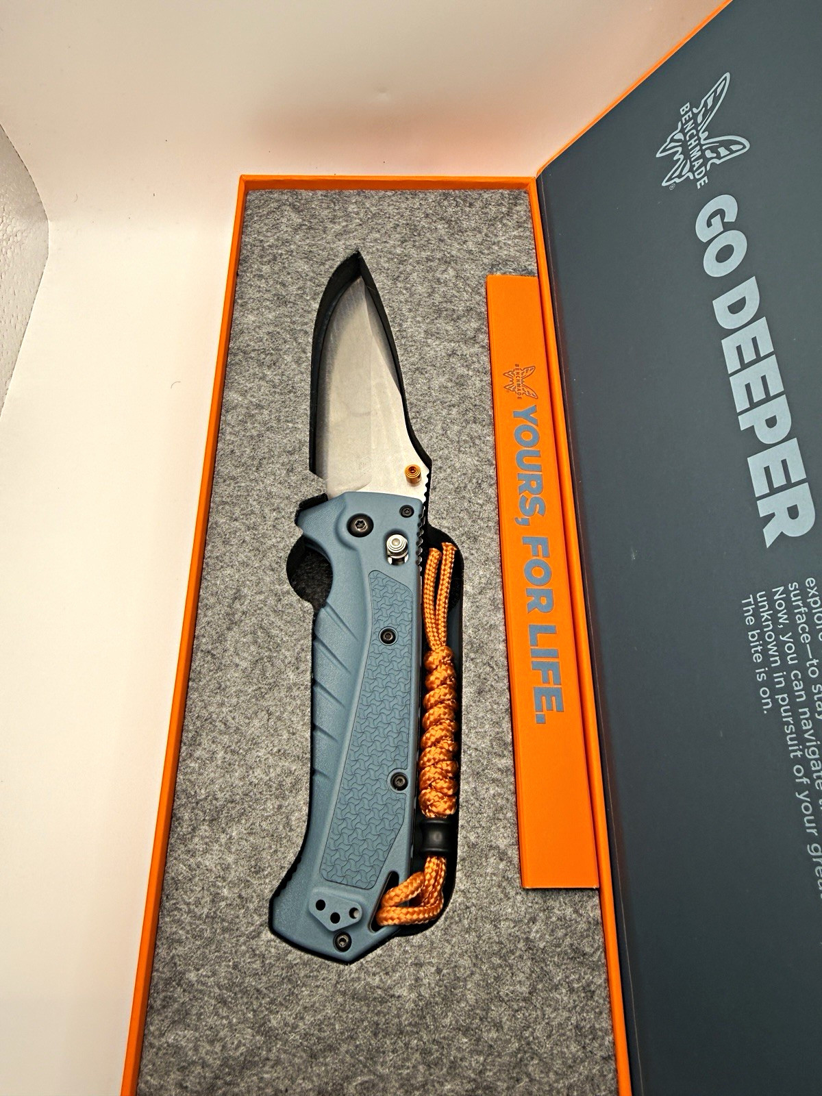 Benchmade Adira Drop Point Plain Edge Axis Lock Pocketknife Benchmade Adira Drop Point Plain Edge Axis Lock Pocketknife