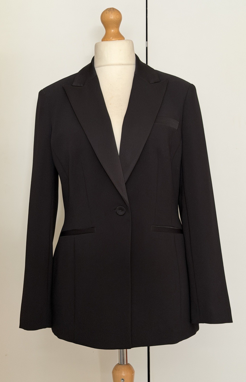 Ladies River Island Black Tuxedo Jacket UK 12 BNWOT Ladies River Island Black Tuxedo Jacket UK 12 BNWOT