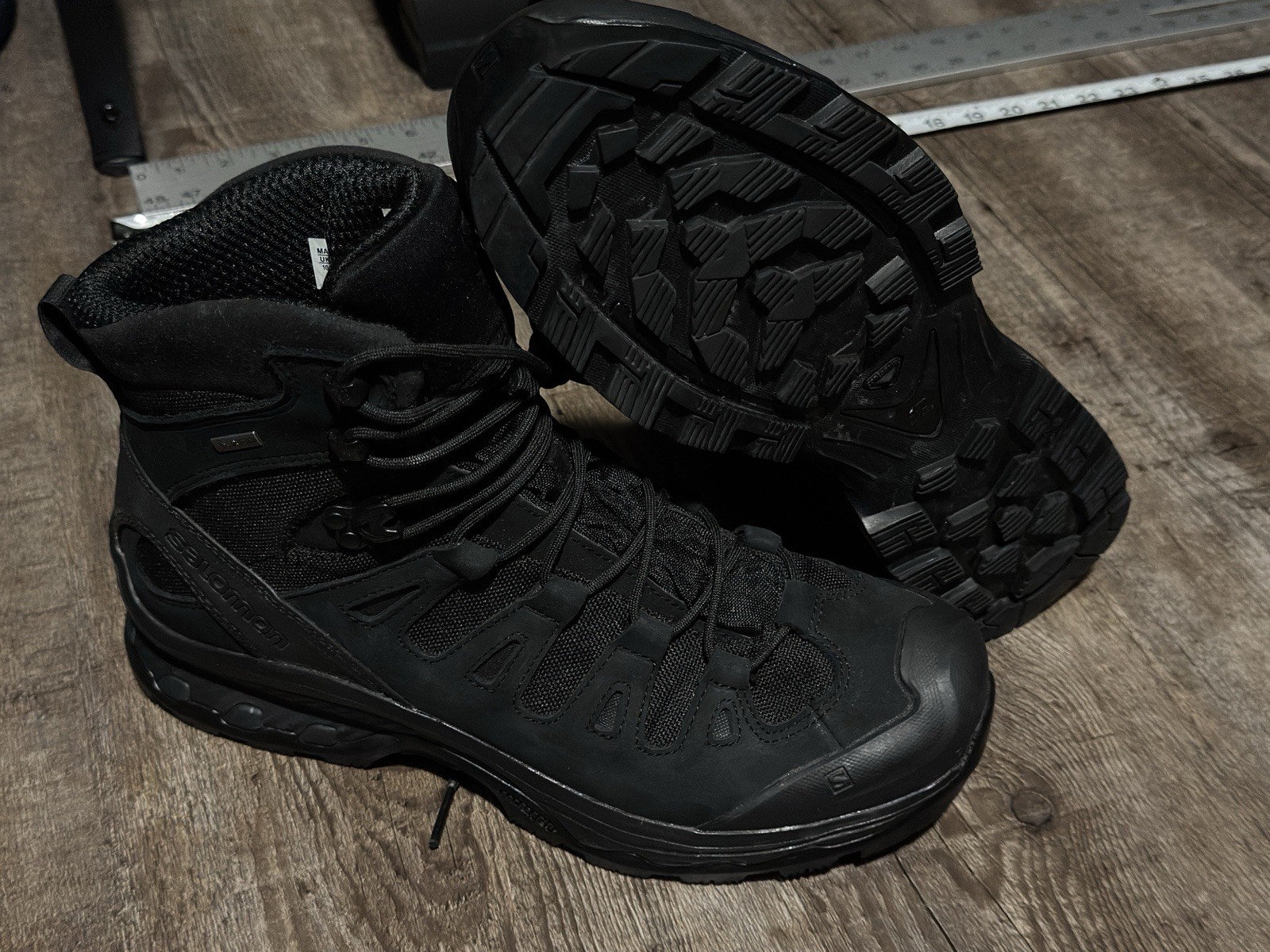 Salomon Quest 4D GTX Forces 2 Black Tactical / Hiking Boots Size 11 US Salomon Quest 4D GTX Forces 2 Black Tactical / Hiking Boots Size 11 US